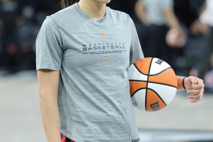 冲击最佳新秀！西特龙本赛季末节总得分联盟第二，8月三分命中率50%