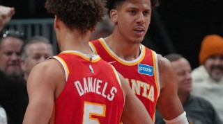 官方投注-鹰王23+10+12，双枪合砍50分状元郎打铁，老鹰大胜雄鹿豪取9连胜