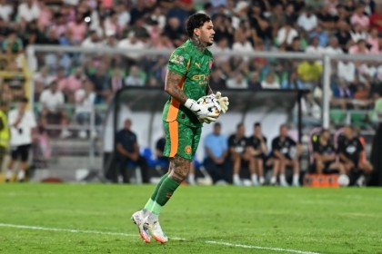 德天空报道曼城与加拉塔萨雷就埃德森转会展开积极磋商