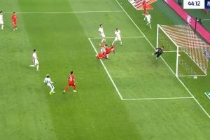 海港2球领先！莱昂纳多&amp;李圣龙门前双人包抄，后者头球俯冲破门