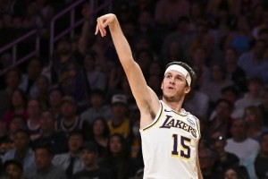 赛事预测-里夫斯15+5+5是上限？帕森斯：当时没想到这么说是侮辱他 我错了